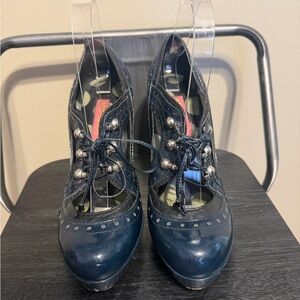 Betsey Johnson Tadum Navy Patent Leather Laced Up Oxford Wedges Heels Sz 7